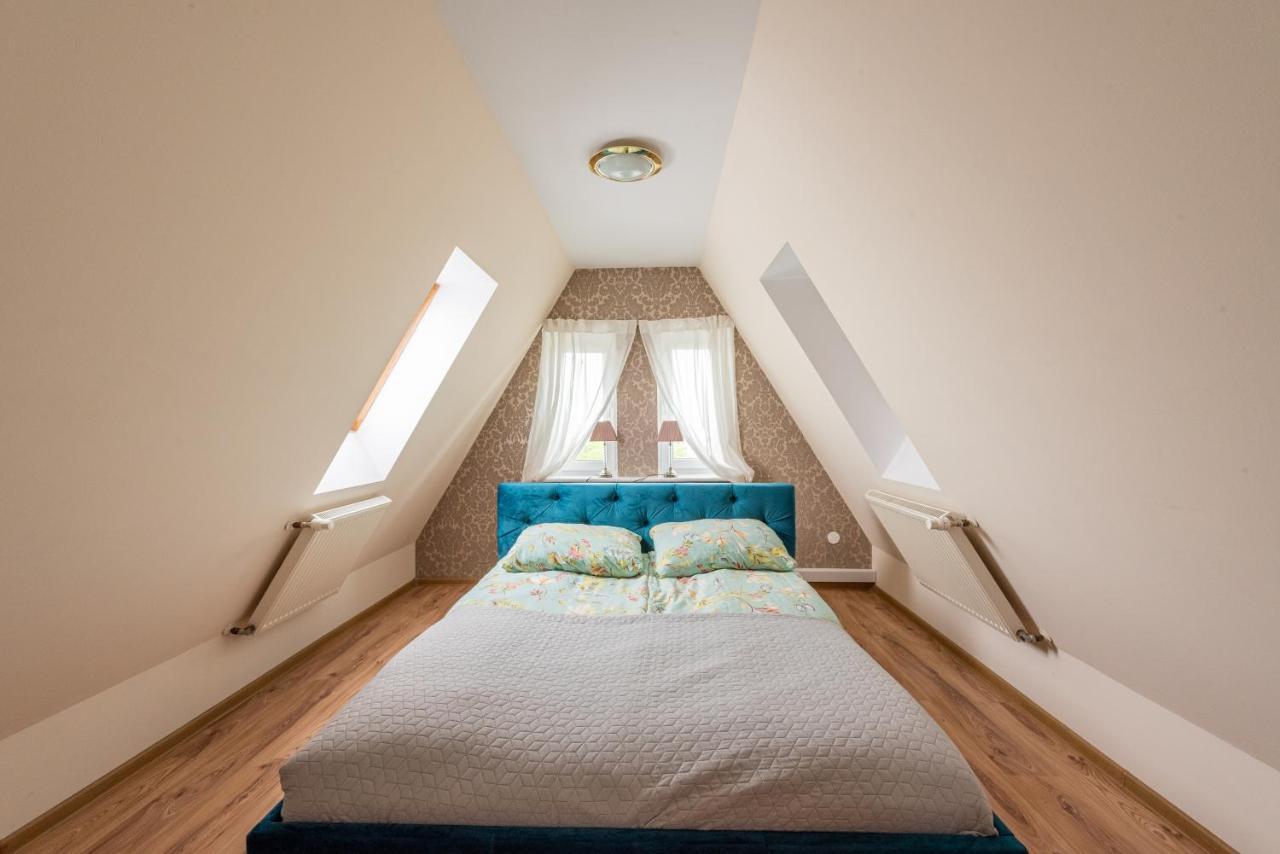 Szafir Apartament 코워브제크 외부 사진